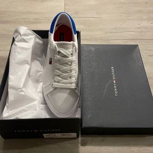 NIB brand new Tommy Hilfiger White sneakers, size 6.5M